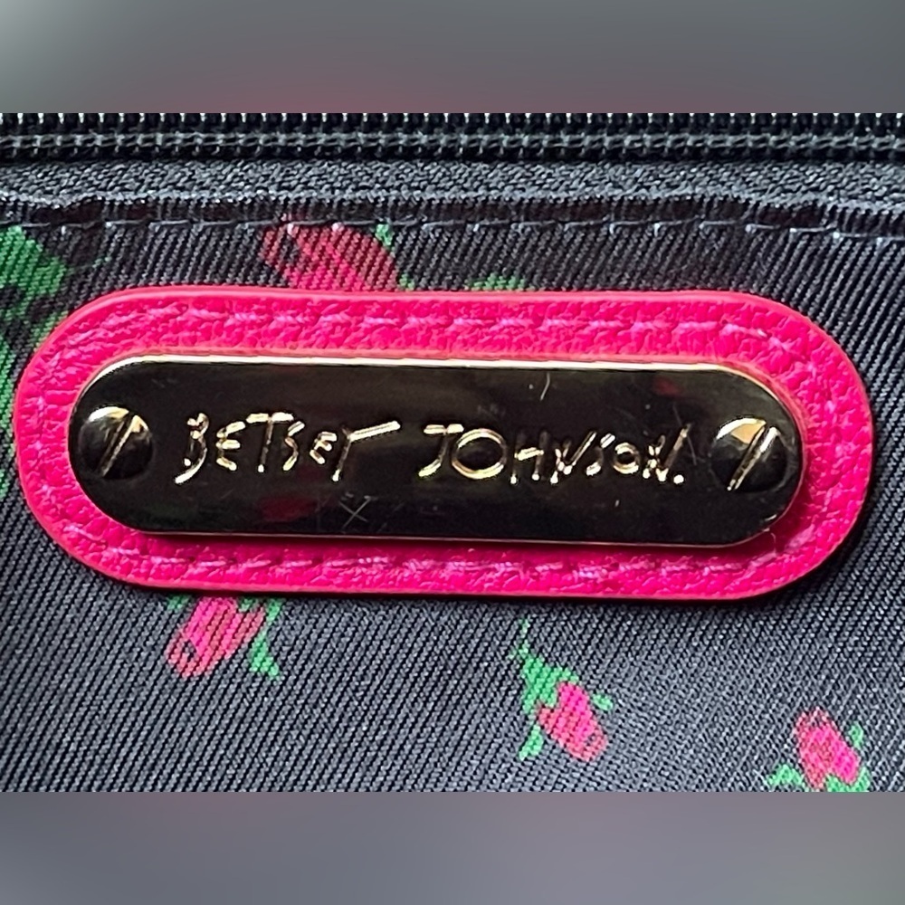 Betsey Johnson Pink Typewriter Handbag. Rare Hard to find Collectors piece - Picture 11 of 12
